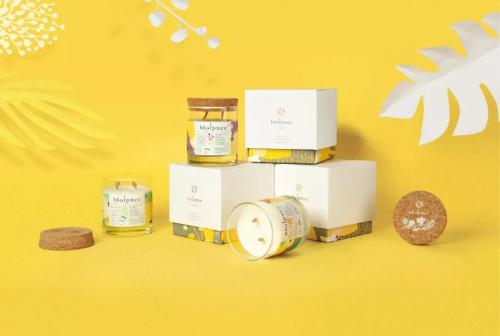 Aromatherapy candle packaging design and aesthetics, each with its own taste