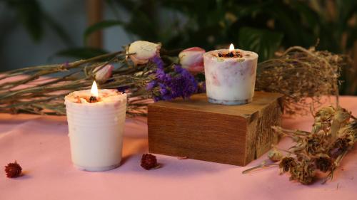 I don't throw dried flowers away, my lady will teach you how to make flower scented wax, it's not too late now