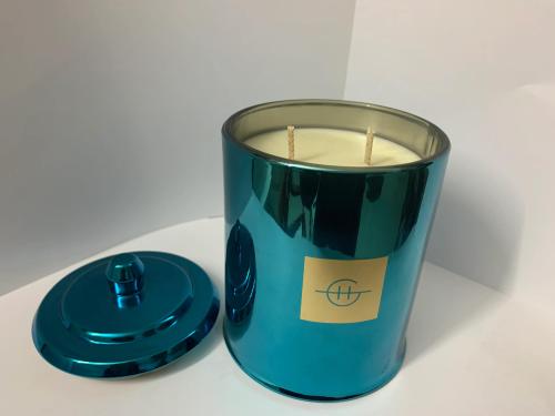 Scented candles to share 