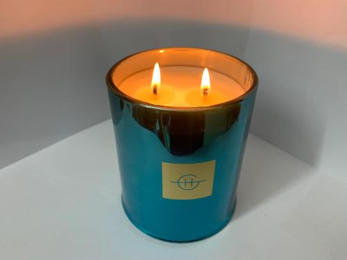 Scented candles to share