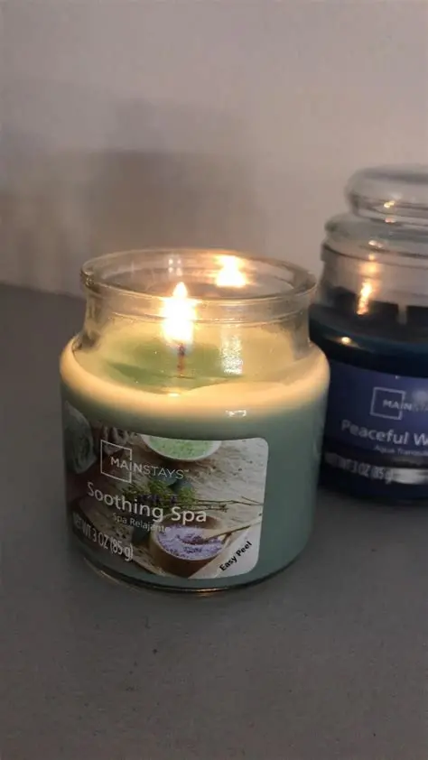 how long does it take for a candle to smell?